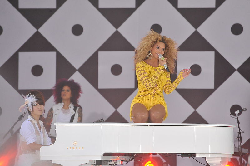 File:Beyoncé Knowles GMA 2011.jpg