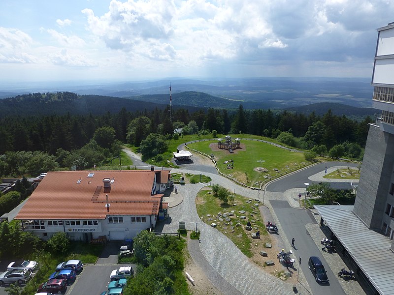 File:Blick vom Feldberg i. Ts. - panoramio (1).jpg