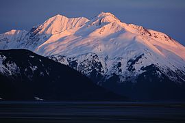 Boggs Peak ve Begich Peak. Chugach Ulusal Ormanı, Alaska.jpg