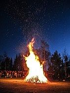 Grande fogueira na noite de Santa Valburga (’’Valborg’’)
