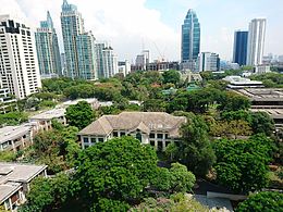 The embassy at its former site in 2017 British Embassy, Bangkok, March 2017.jpg