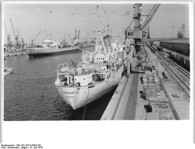 File:Bundesarchiv Bild 183-J0715-0002-001, Rostock, Überseehafen, Stückgutkai.jpg