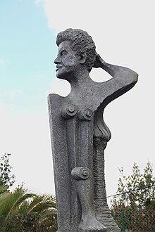 Busto de Óscar Domínguez, Tacoronte.JPG