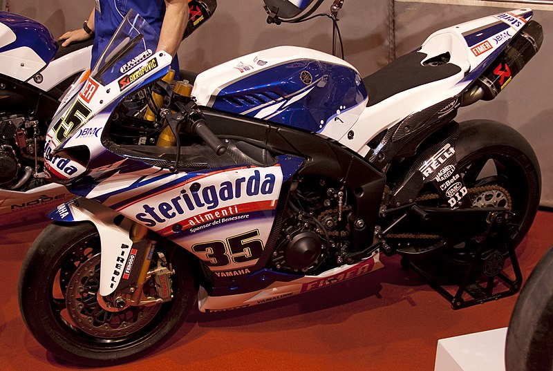 File:Cal Crutchlow Yamaha Superbike (5224298007).jpg