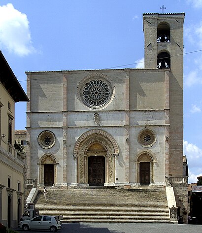 How to get to Duomo Di Todi with public transit - About the place