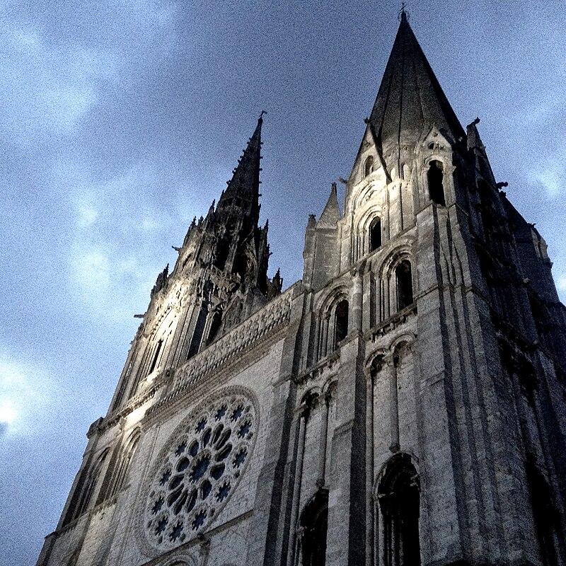 Chartres Cathedral 02.jpg