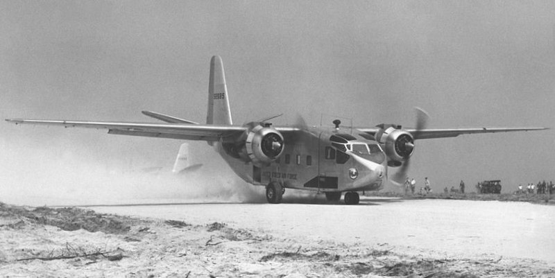 File:Chase YC-122 landing.jpg