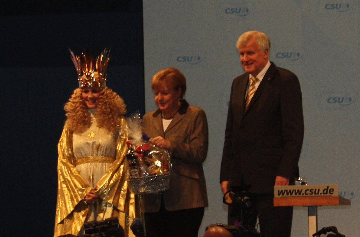 File Christkind Und Merkel 7370 Jpg Wikimedia Commons