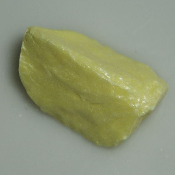 File:Chunk of pure sulfur.jpg