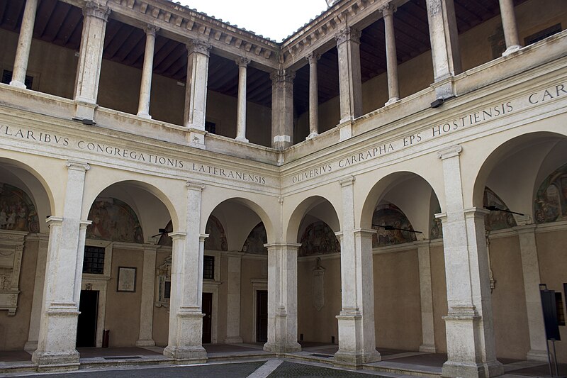 File:Claustro Pace 01.jpg