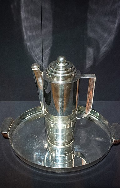 File:Cocktail shaker - Kem Weber (39055329764).jpg