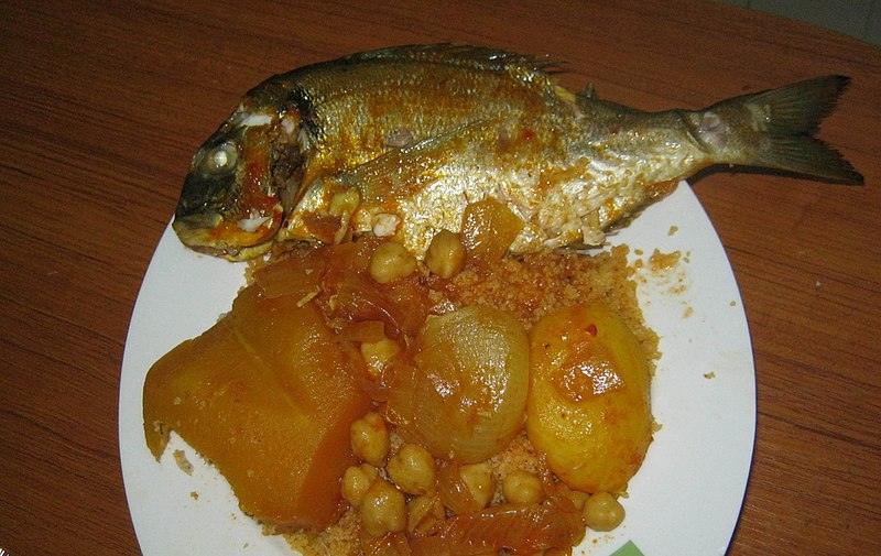 File:Couskous au poisson "Dorade".JPG