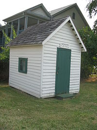 Meat house on the property, now used as a gift shop CrayHouseMeatHouse.jpg