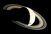Saturno fotografado a 5,3 milhões de quilômetros de distância