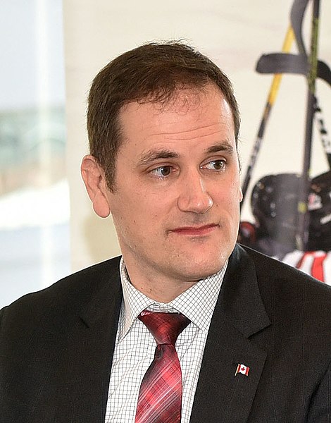 File:Dan Albas in Kelowna Chamber - 2018 (40564630864) (cropped).jpg