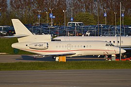 Dassault Falcon 900DX 'VP-CBT' (14001438606).jpg