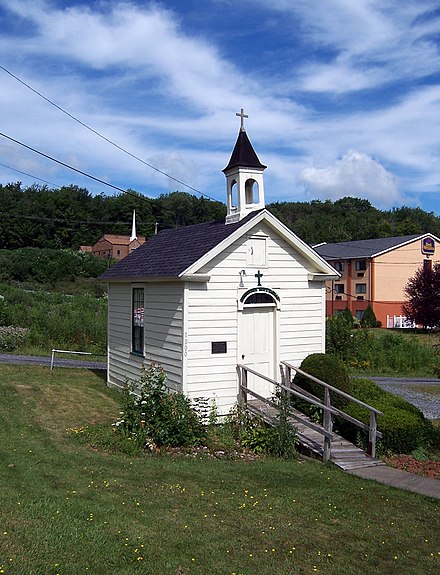 Decker's Chapel, with the Best Western in the background