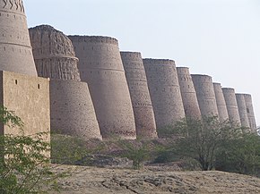 Derawar Fort 3 by gul791.jpg