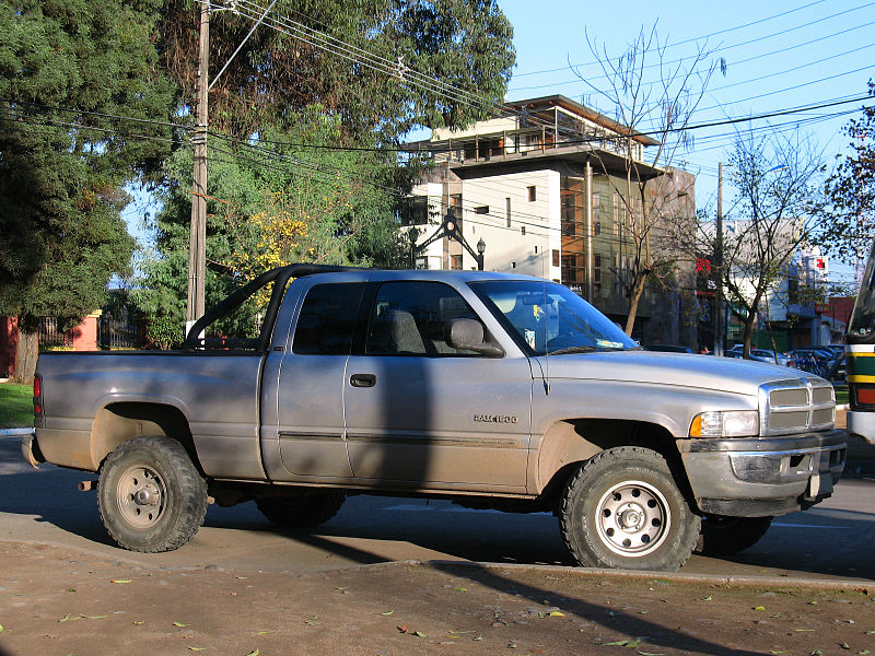 File:Dodge Ram 1500 SLT Laramie Quad Cab 2000 (14526494674).jpg