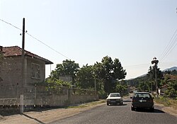 Главната улица на Долнослав по пътя Пловдив – Кърджали