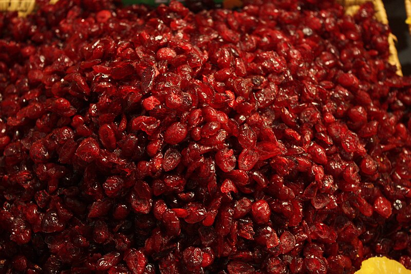 File:Dries cranberries auf der Messe Bremen 03.JPG