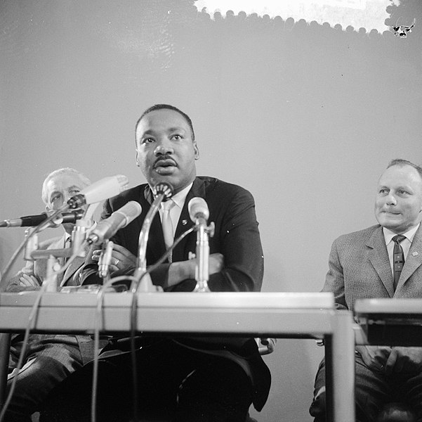 File:Ds Martin Luther King op Schiphol, persconferentie, Bestanddeelnr 916-7704.jpg