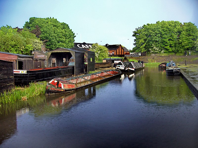 File:Dudley canal - panoramio.jpg