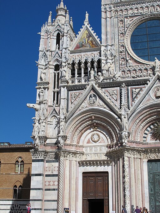 Pinnacolo e loggia a sinistra, Duomo di Siena, la parte superiore della facciata