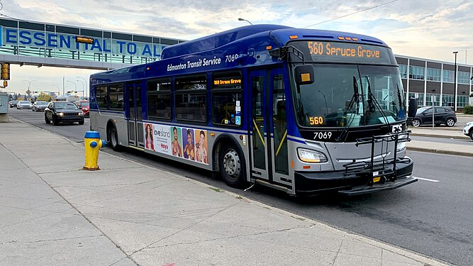 Edmonton Transit Service New Flyer XD40 at 106 Street, on route 560 to Spruce Grove