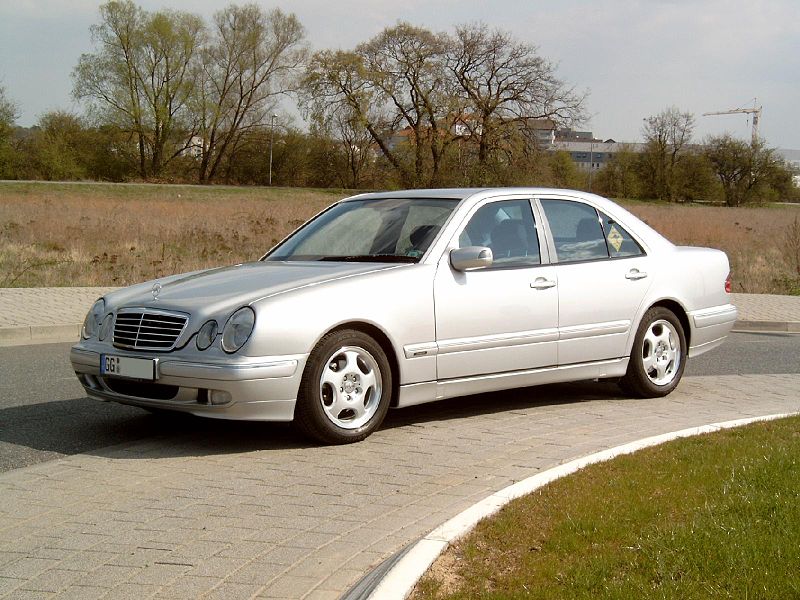 File:E 200 Kompressor W210 Front.JPG