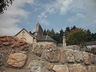 Eglise de Saint-Just (Cantal).JPG