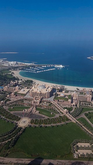 Fortune Salaire Mensuel de Emirates Palace Combien gagne t il d argent ? 1 000,00 euros mensuels