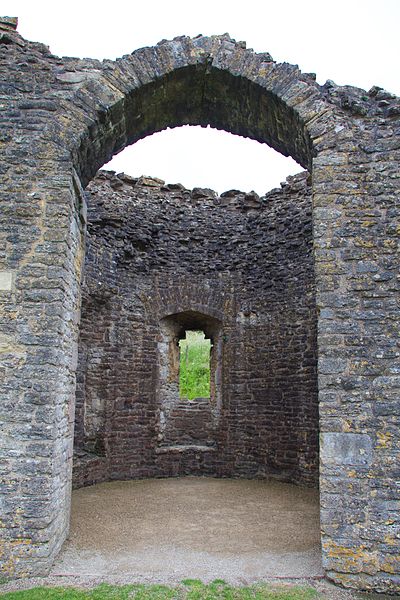 File:Farleigh Hungerford Castle 2015 09.jpg