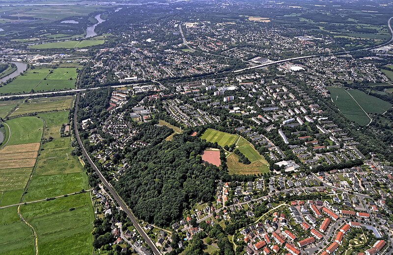 File:Flug -Nordholz-Hammelburg 2015 by-RaBoe 0143 - Burgdamm.jpg