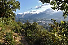 Sentier de randonnée le long de la crête.