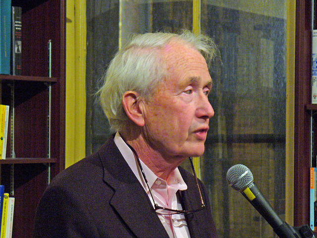 McCourt at New York's Housing Works bookstore paying tribute to Irish poet Benedict Kiely, 2007