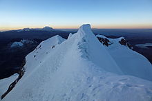 Vista desde la cumbre del Huayna Potosi hacia Illimani