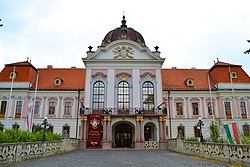 A Grassalkovich-kastély főbejárata