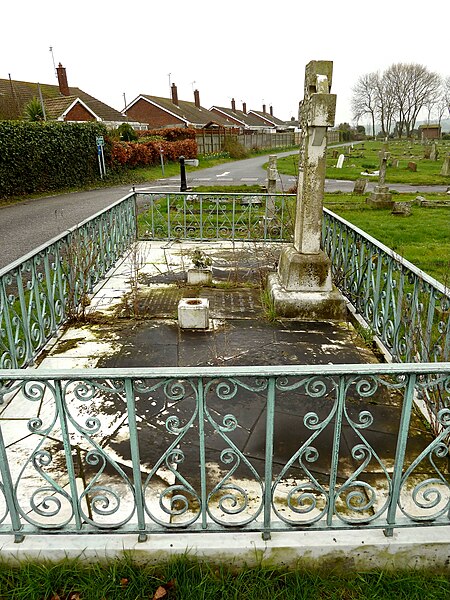 File:Grave of Lydia Cecilia Hill 001.JPG