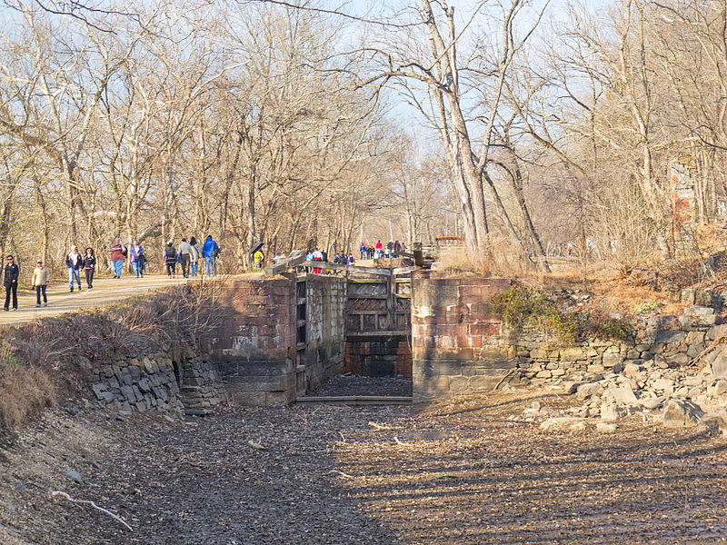 File:Great Falls Feeder Culvert and Lock 18 on Chesapeake and Ohio Canal.jpg