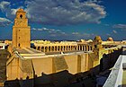 مسجد جامع پانورامای Kairouan - Grande Mosquée de Kairouan Panorama.jpg