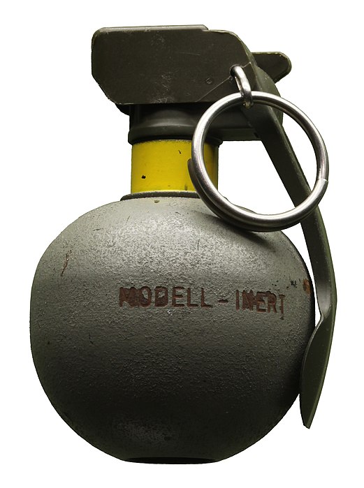 Осколочная граната. HG 85 граната. Оружие граната m67. M67 Grenade. M67 гранатомёт.