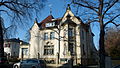 Villa mit Einfriedung