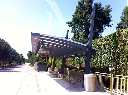 HSY- Los Angeles Metro, Pierce College, Platform View 1.jpg