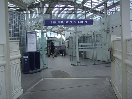 Hillingdon tube station inside entrance.jpg