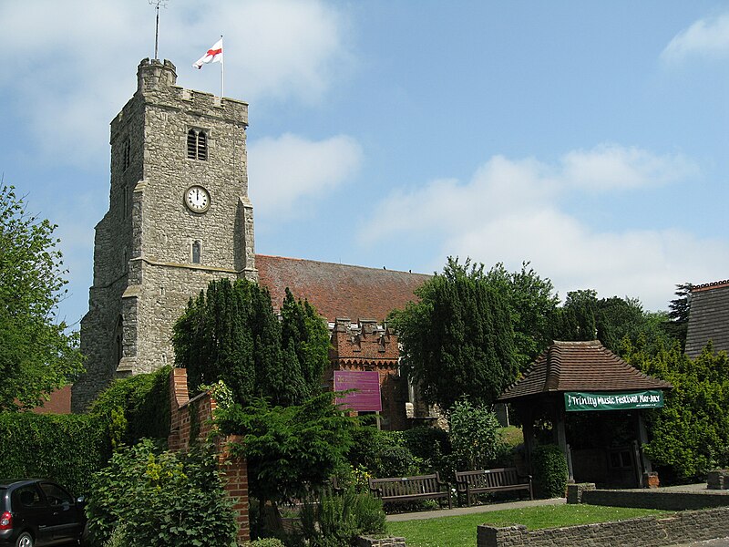 File:Holy Trinity Church Rayleigh.jpg