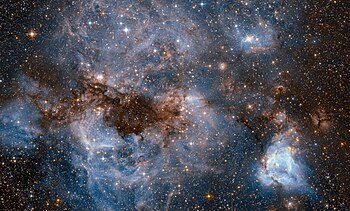 Маглина N159 у галаксији Велики Магеланов облак (пуна величина: 5.764 × 3.481 *)