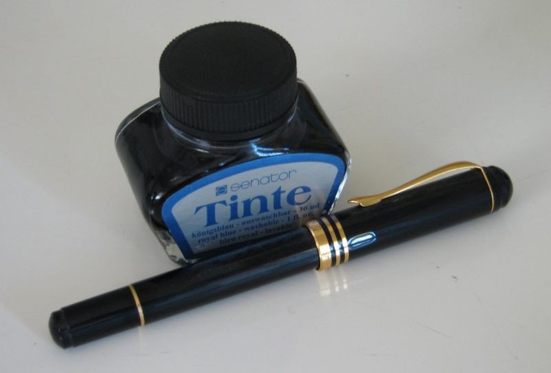 File:Inkwell and pen.jpg