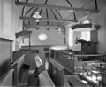 Het interieur met kerkmeubilair in 1959