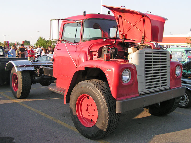 File:International Loadstar AWD.jpg